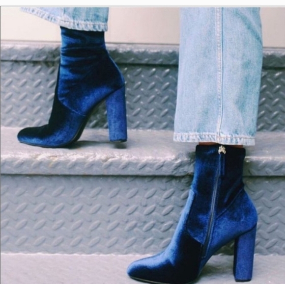 Steve Madden Blue Velvet Sock Bootie NWOT(8.5) - Picture 3 of 12